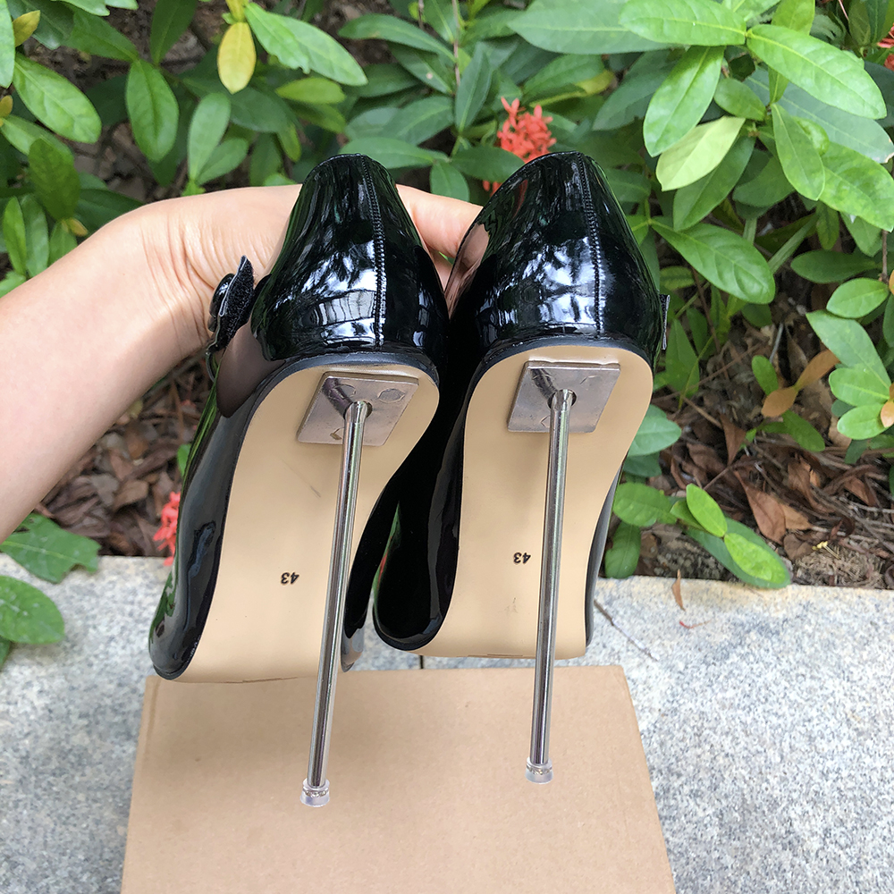 Glamorous Black Patent Leather – Crossfit Event recenzja i cena